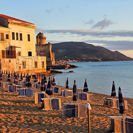 Elegante Panoramica Con Giardino E Idromassaggio A 10 Minuti Dal Mare